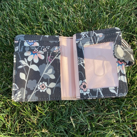 Vera Bradley - Lighten Up Wallet - Picture 3 of 9